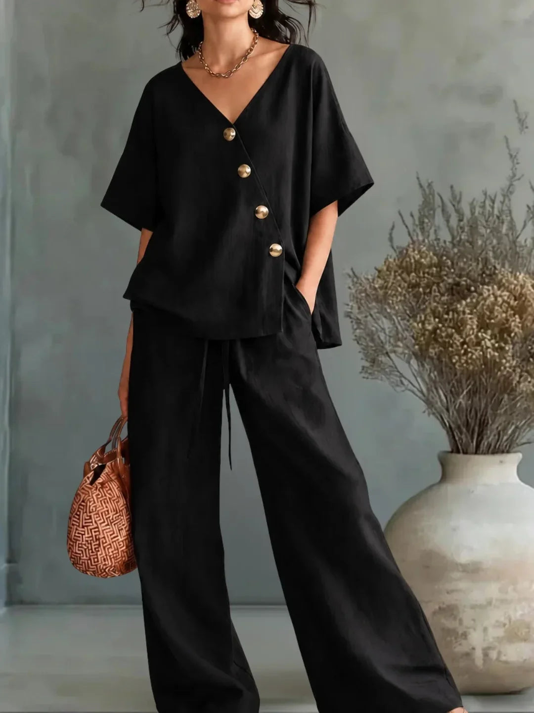 Celia Conjunto con Escote en V y Botones