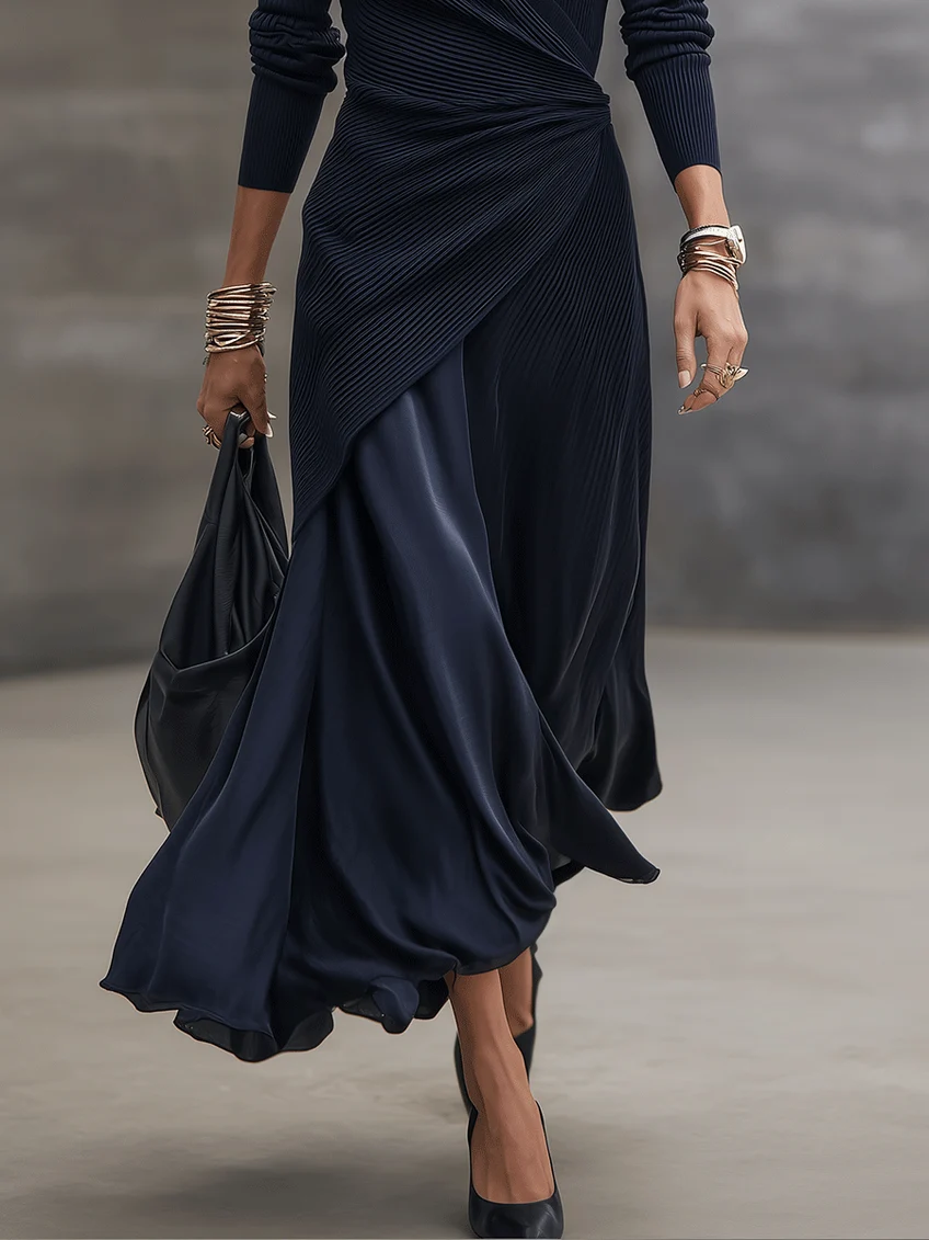 Vestido Maxi Assimétrico com Decote em V e Painéis de Cetim Azul-marinho