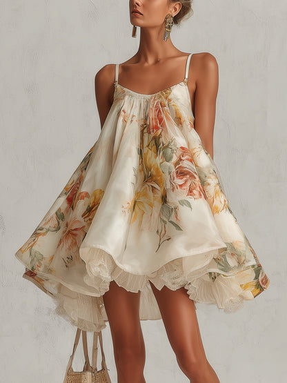 Blanche | Robe mini trapèze en organza fleuri beige à bordure en dentelle