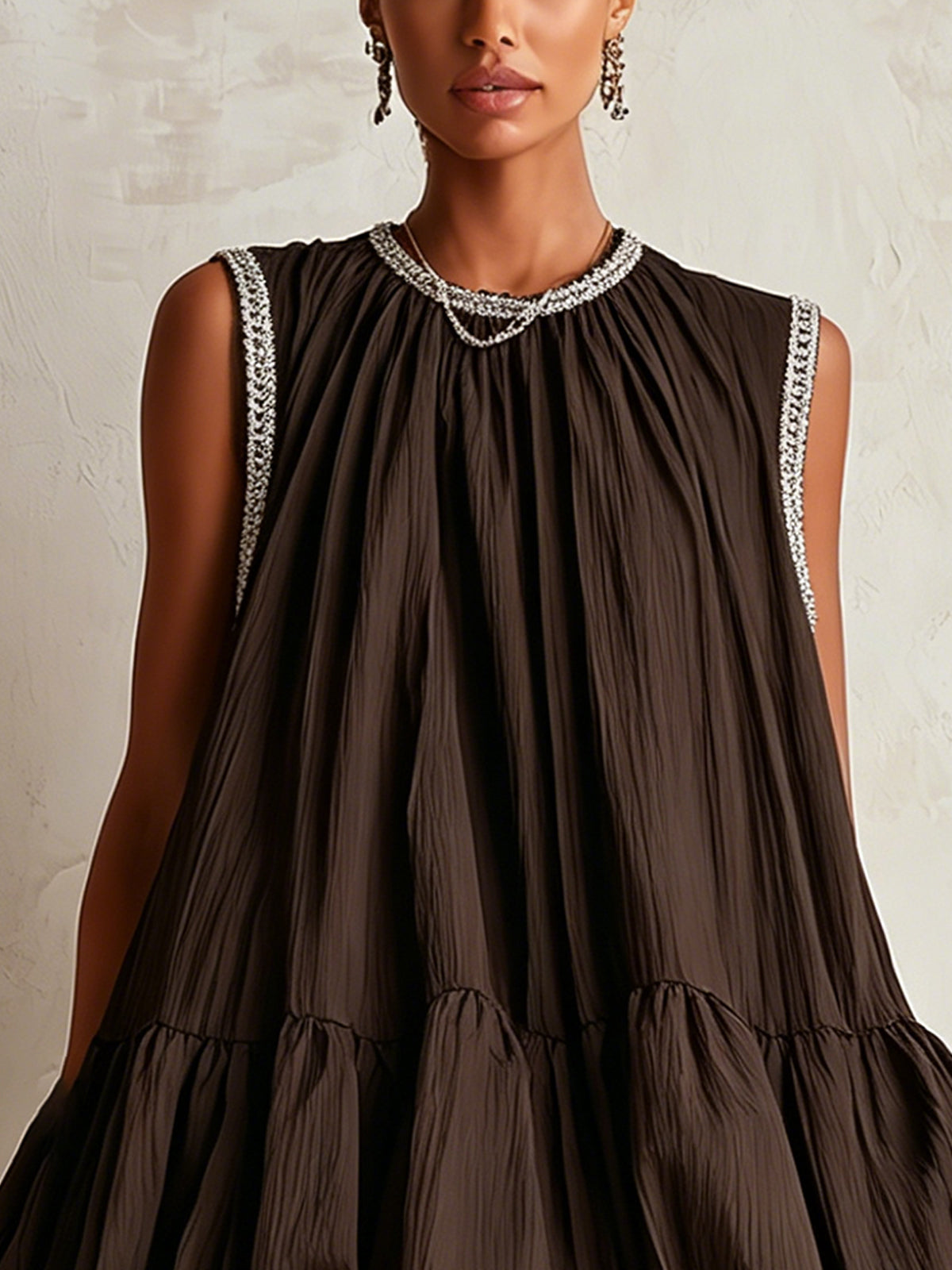 Colette | Robe courte sans manches marron à ourlet bouffant