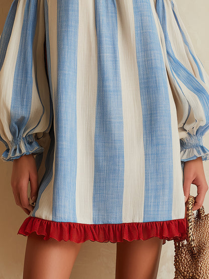 Ondine | Robe courte rayée bleue et blanche à épaules dénudées et ourlet contrastant