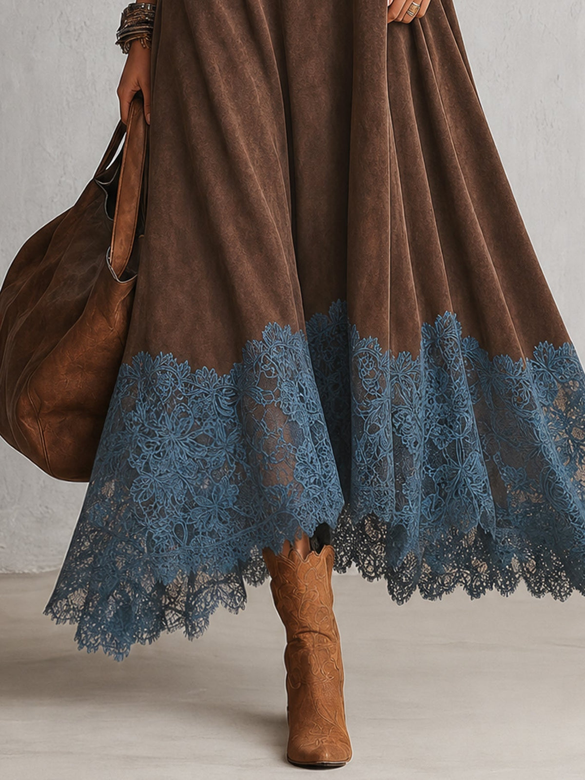 Vestido Comprido Efeito Camurça com Bainha de Renda