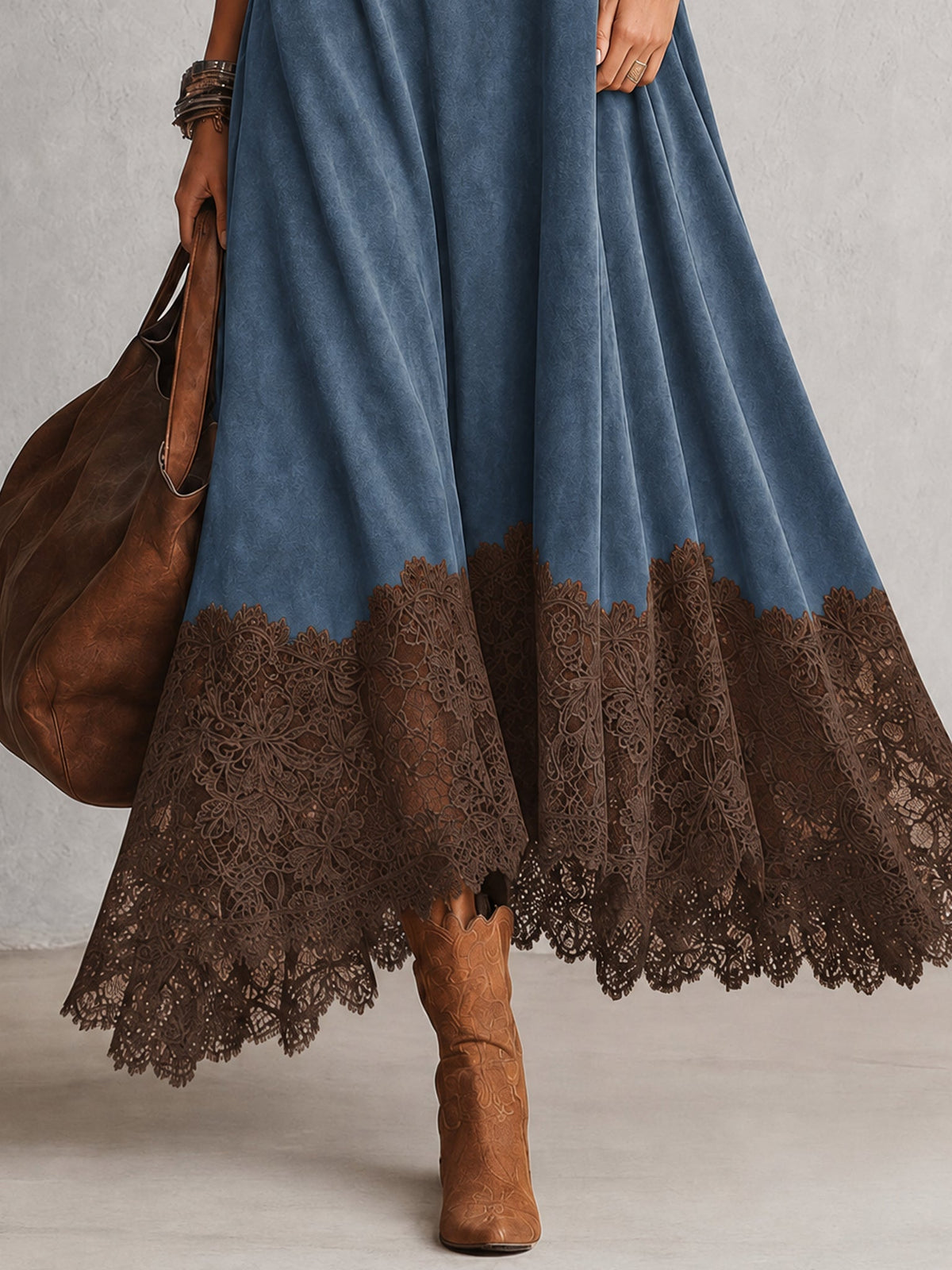 Vestido Comprido Efeito Camurça com Bainha de Renda