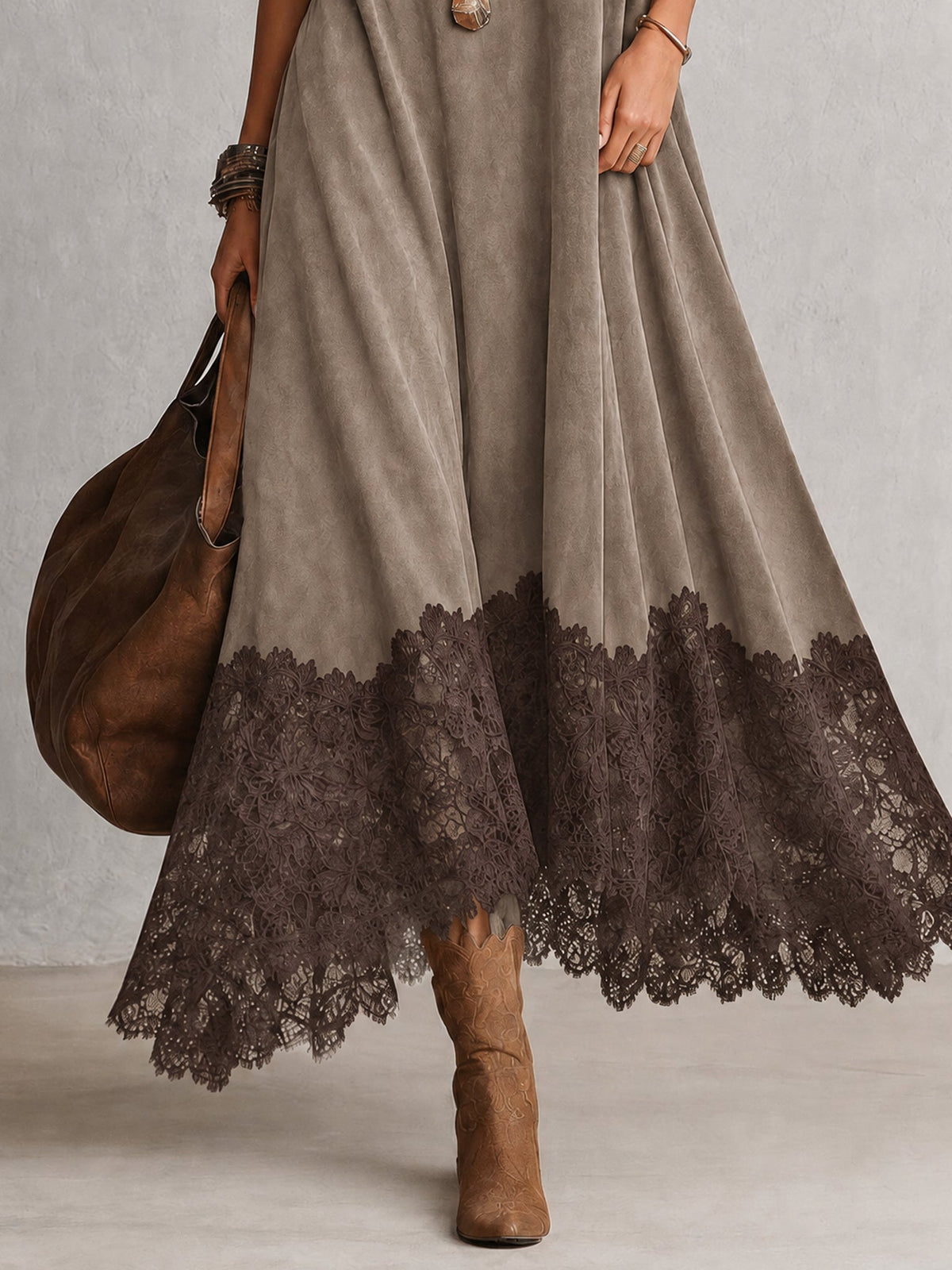 Vestido Comprido Efeito Camurça com Bainha de Renda