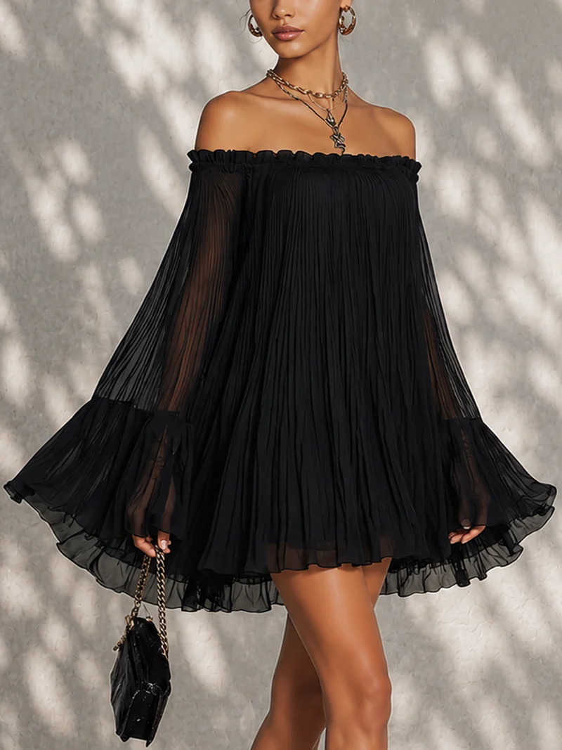 Océane | Robe mini noire à manches cloche et épaules dénudées froncées
