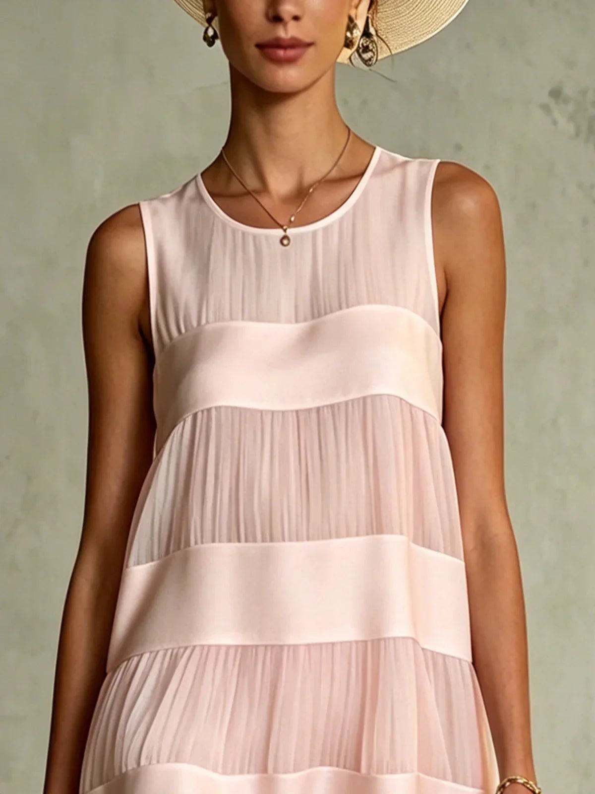 Robe courte plissée en mousseline rose clair, style superposé et patchwork