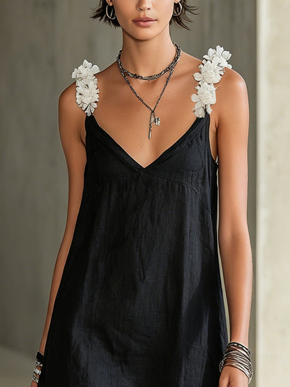 Noémie | Mini-Robe noire décolletée en V à bretelles florales