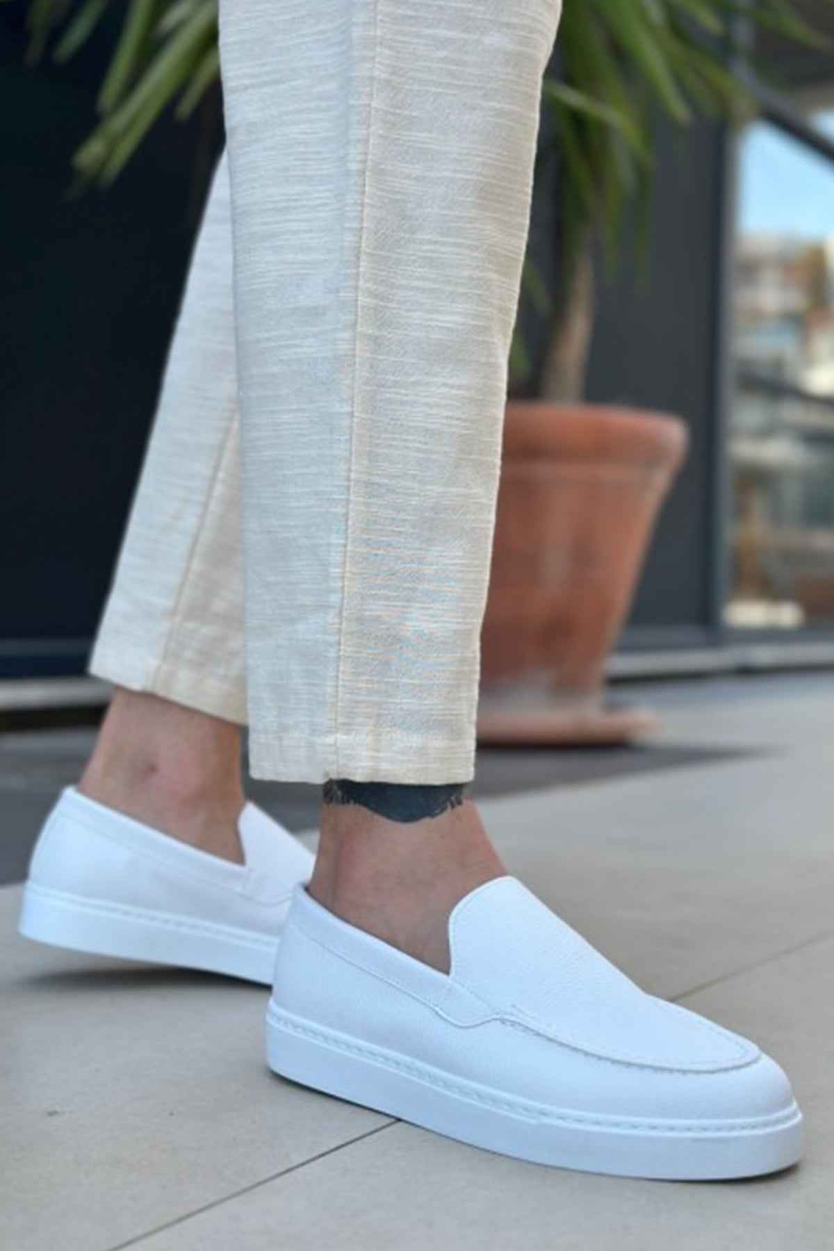 Mocassins descontraídos brancos para homem